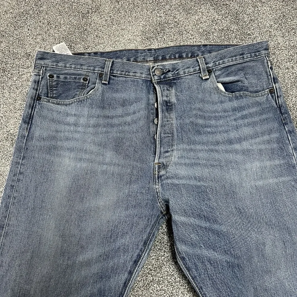 Levi's 501 Jeans Mens 40x32 Blue Straight Leg Button Fly Medium Wash
